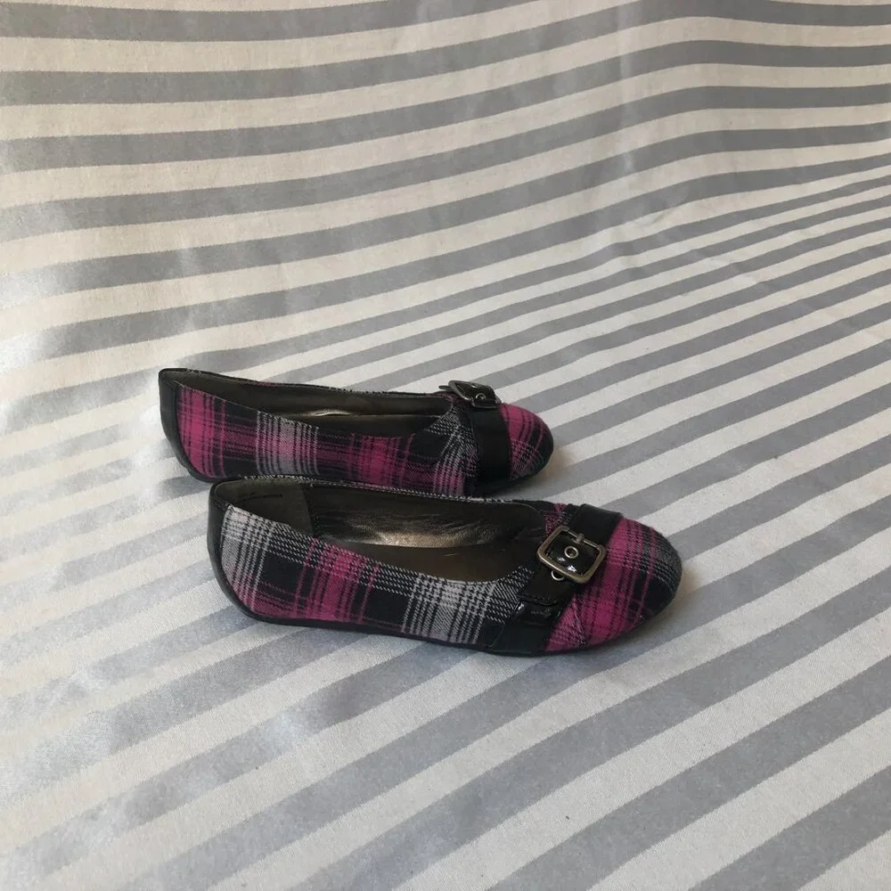 Modit Pink/Black Plaid with Buckle: Ballet Flats Sz 2 Girls